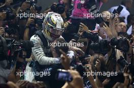 1st place Lewis Hamilton (GBR) Mercedes AMG F1. 17.09.2017. Formula 1 World Championship, Rd 14, Singapore Grand Prix, Marina Bay Street Circuit, Singapore, Race Day.