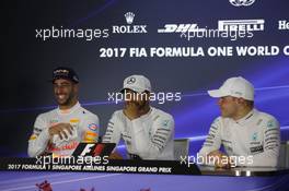 Press conference with Daniel Ricciardo (AUS) Red Bull Racing RB13, Lewis Hamilton (GBR) Mercedes AMG F1 W08, and Valtteri Bottas (FIN) Mercedes AMG F1 W08. 17.09.2017. Formula 1 World Championship, Rd 14, Singapore Grand Prix, Marina Bay Street Circuit, Singapore, Race Day.