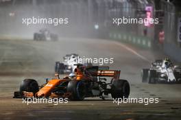Fernando Alonso (ESP) McLaren MCL32. 17.09.2017. Formula 1 World Championship, Rd 14, Singapore Grand Prix, Marina Bay Street Circuit, Singapore, Race Day.