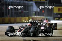 Kevin Magnussen (DEN) Haas VF-17. 17.09.2017. Formula 1 World Championship, Rd 14, Singapore Grand Prix, Marina Bay Street Circuit, Singapore, Race Day.