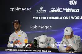 Press conference with Daniel Ricciardo (AUS) Red Bull Racing RB13, Lewis Hamilton (GBR) Mercedes AMG F1 W08, and Valtteri Bottas (FIN) Mercedes AMG F1 W08. 17.09.2017. Formula 1 World Championship, Rd 14, Singapore Grand Prix, Marina Bay Street Circuit, Singapore, Race Day.