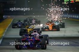 Carlos Sainz Jr (ESP) Scuderia Toro Rosso STR12. 17.09.2017. Formula 1 World Championship, Rd 14, Singapore Grand Prix, Marina Bay Street Circuit, Singapore, Race Day.