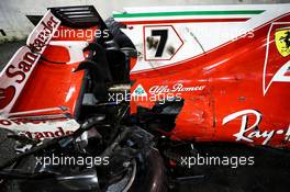 The damaged Ferrari SF70H of Kimi Raikkonen (FIN) Ferrari after he crashed at the start of the race. 17.09.2017. Formula 1 World Championship, Rd 14, Singapore Grand Prix, Marina Bay Street Circuit, Singapore, Race Day.