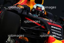 Daniel Ricciardo (AUS) Red Bull Racing RB13. 16.09.2017. Formula 1 World Championship, Rd 14, Singapore Grand Prix, Marina Bay Street Circuit, Singapore, Qualifying Day.