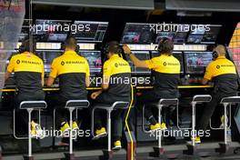 Renault F1 Team  16.09.2017. Formula 1 World Championship, Rd 14, Singapore Grand Prix, Marina Bay Street Circuit, Singapore, Qualifying Day.