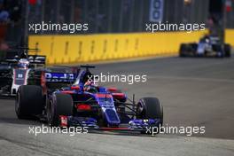 Daniil Kvyat (RUS) Scuderia Toro Rosso  16.09.2017. Formula 1 World Championship, Rd 14, Singapore Grand Prix, Marina Bay Street Circuit, Singapore, Qualifying Day.