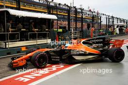 Fernando Alonso (ESP) McLaren MCL32.                                16.09.2017. Formula 1 World Championship, Rd 14, Singapore Grand Prix, Marina Bay Street Circuit, Singapore, Qualifying Day.