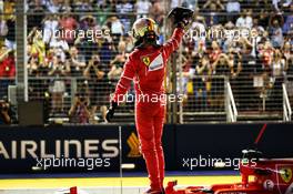 Sebastian Vettel (GER) Ferrari celebrates his pole position in parc ferme. 16.09.2017. Formula 1 World Championship, Rd 14, Singapore Grand Prix, Marina Bay Street Circuit, Singapore, Qualifying Day.
