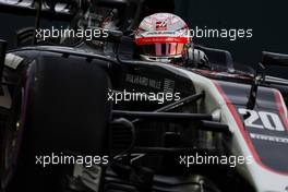 Kevin Magnussen (DEN) Haas VF-17. 16.09.2017. Formula 1 World Championship, Rd 14, Singapore Grand Prix, Marina Bay Street Circuit, Singapore, Qualifying Day.