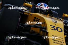 Jolyon Palmer (GBR) Renault Sport F1 Team RS17. 16.09.2017. Formula 1 World Championship, Rd 14, Singapore Grand Prix, Marina Bay Street Circuit, Singapore, Qualifying Day.