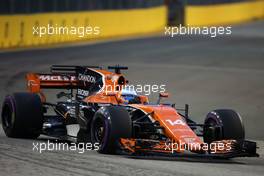 Fernando Alonso (ESP) McLaren F1  16.09.2017. Formula 1 World Championship, Rd 14, Singapore Grand Prix, Marina Bay Street Circuit, Singapore, Qualifying Day.
