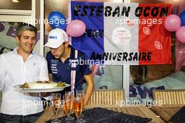 Esteban Ocon (FRA) Sahara Force India F1 Team celebrates his 21st birthday with father Laurent Ocon. 16.09.2017. Formula 1 World Championship, Rd 14, Singapore Grand Prix, Marina Bay Street Circuit, Singapore, Qualifying Day.