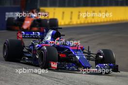 Daniil Kvyat (RUS) Scuderia Toro Rosso  16.09.2017. Formula 1 World Championship, Rd 14, Singapore Grand Prix, Marina Bay Street Circuit, Singapore, Qualifying Day.