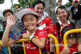 Fans. 16.09.2017. Formula 1 World Championship, Rd 14, Singapore Grand Prix, Marina Bay Street Circuit, Singapore, Qualifying Day.
