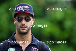 Daniel Ricciardo (AUS) Red Bull Racing  16.09.2017. Formula 1 World Championship, Rd 14, Singapore Grand Prix, Marina Bay Street Circuit, Singapore, Qualifying Day.
