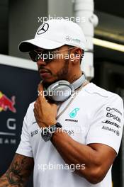 Lewis Hamilton (GBR) Mercedes AMG F1. 17.09.2017. Formula 1 World Championship, Rd 14, Singapore Grand Prix, Marina Bay Street Circuit, Singapore, Race Day.