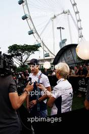 Lance Stroll (CDN) Williams with the media.                                14.09.2017. Formula 1 World Championship, Rd 14, Singapore Grand Prix, Marina Bay Street Circuit, Singapore, Preparation Day.