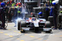26.05.2017 - Race 1, Pit stop, Nabil Jeffri (MAL) Trident 25-27.05.2017 FIA Formula 2 Championship - Rd 3, Monte Carlo, Monaco
