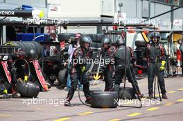 26.05.2017 - Race 1, Art Grand Prix mechanics 25-27.05.2017 FIA Formula 2 Championship - Rd 3, Monte Carlo, Monaco