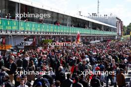 Circuit atmosphere - fans in the pits. 21.04.2024. FIA World Endurance Championship, Round 2, 6 Hours of Imola, Imola, Italy, Sunday.