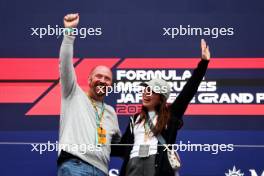 Circuit atmosphere - marriage proposal on the podium. 06.04.2024. Formula 1 World Championship, Rd 4, Japanese Grand Prix, Suzuka, Japan, Qualifying Day.